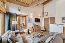 Townhouse in Les Gets - Chalet Raksha -appartement-8pers-Proche piste